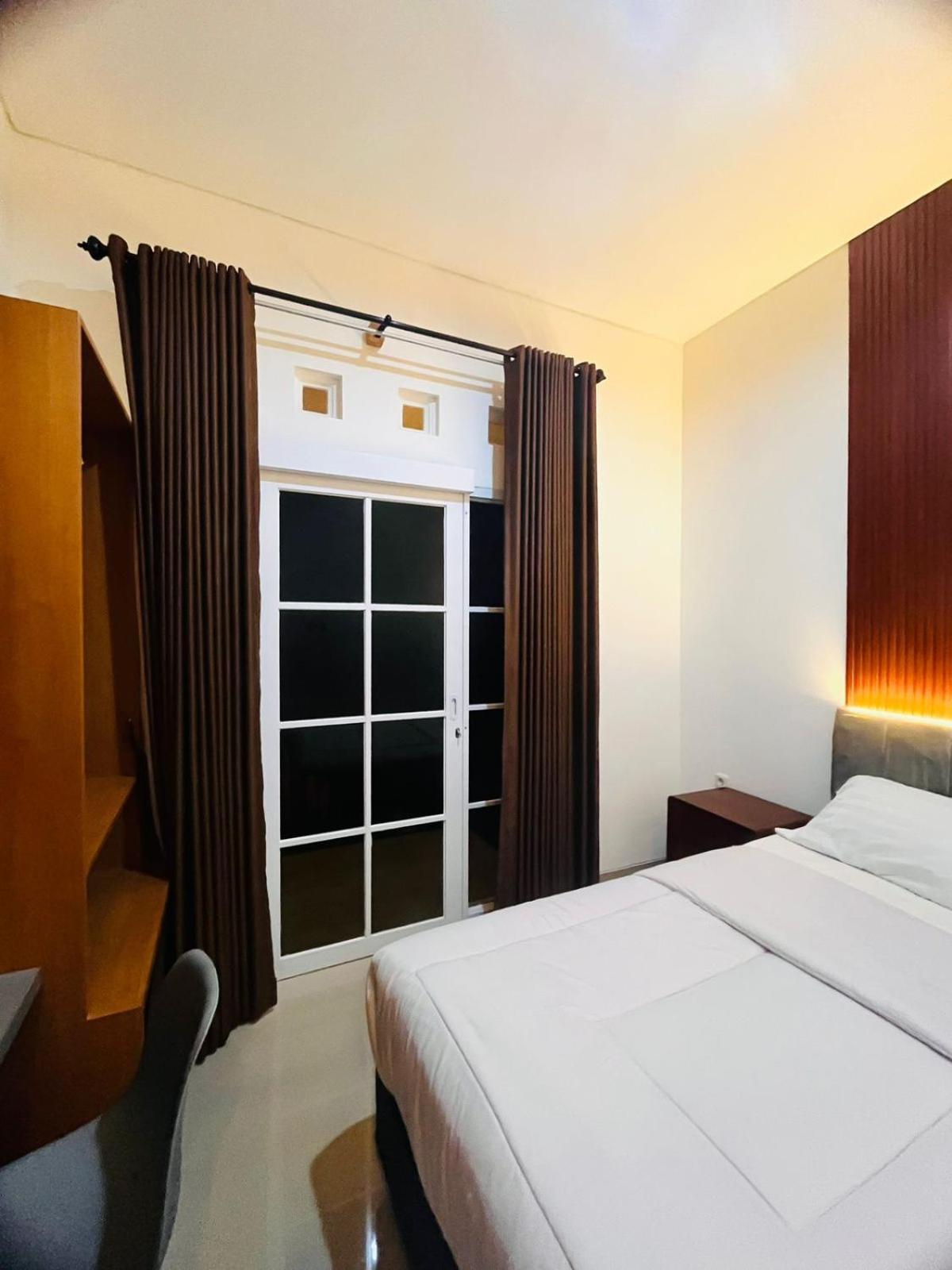 House Of Bedjo Powered By Cocotel Yogyakarta Bagian luar foto