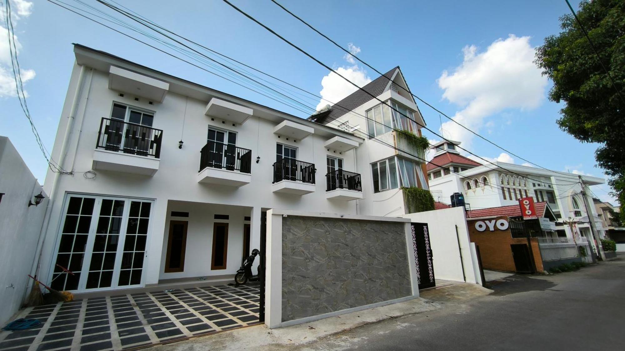 House Of Bedjo Powered By Cocotel Yogyakarta Bagian luar foto